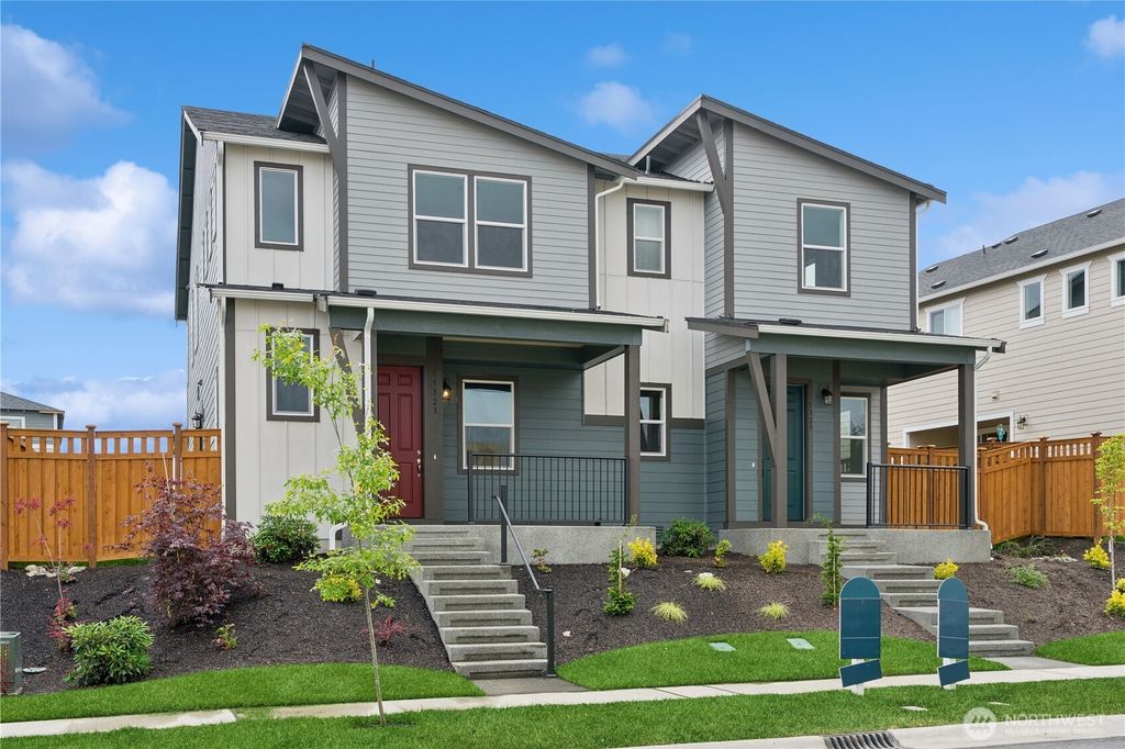 15323 207th Avenue E, Bonney Lake, WA 98391