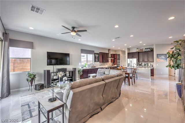 9068 Golden Crow Avenue, Las Vegas, NV 89148