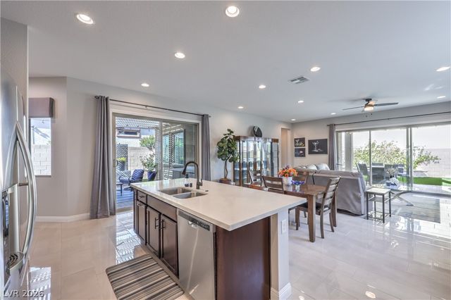 9068 Golden Crow Avenue, Las Vegas, NV 89148