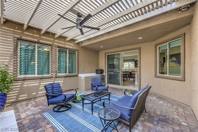 9068 Golden Crow Avenue, Las Vegas, NV 89148