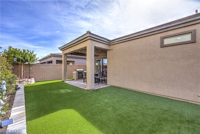 9068 Golden Crow Avenue, Las Vegas, NV 89148