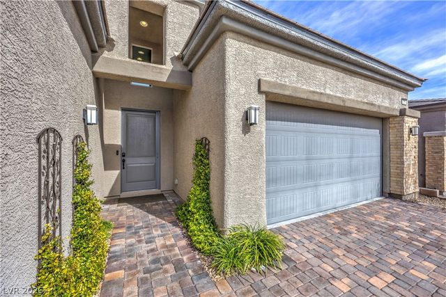 9068 Golden Crow Avenue, Las Vegas, NV 89148