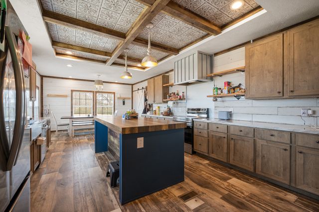 67 Lackey Rd, Kelso, TN 37348