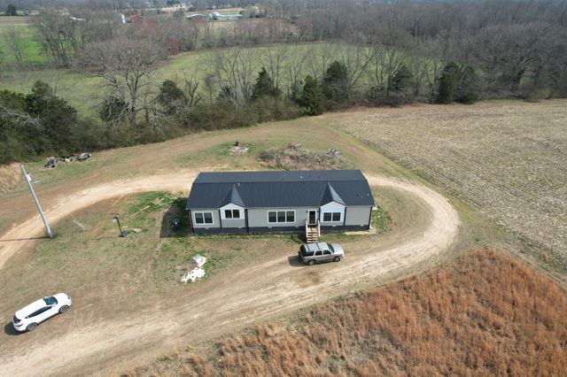 67 Lackey Rd, Kelso, TN 37348