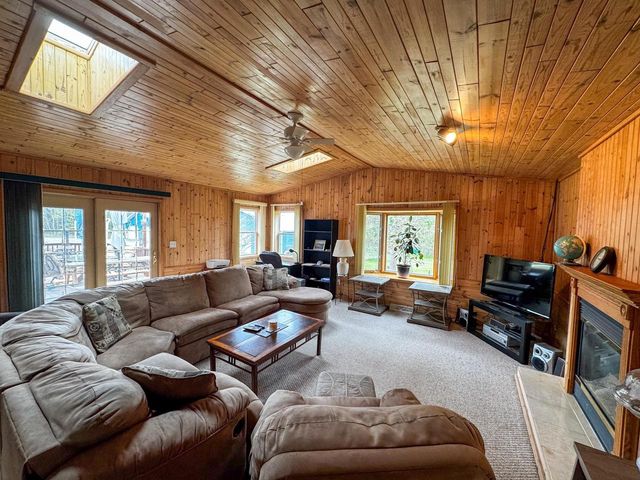 N9960 MEADOWLARK LANE, Crivitz, WI 54114