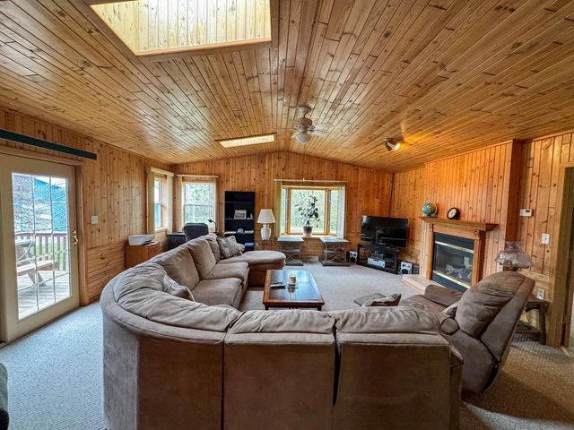 N9960 MEADOWLARK LANE, Crivitz, WI 54114