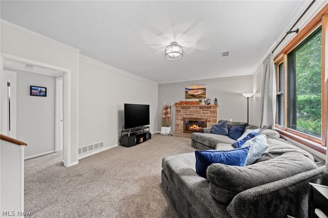 2591 Woodview Road, Uniontown, OH 44685