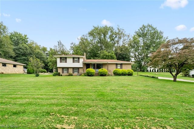 2591 Woodview Road, Uniontown, OH 44685