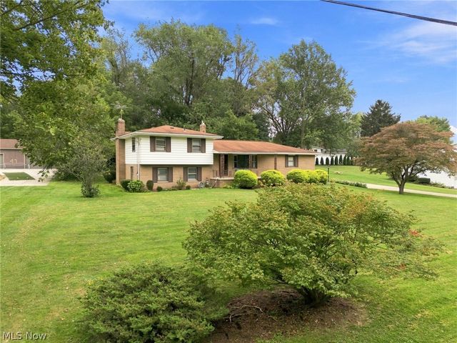 2591 Woodview Road, Uniontown, OH 44685