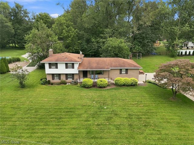 2591 Woodview Road, Uniontown, OH 44685