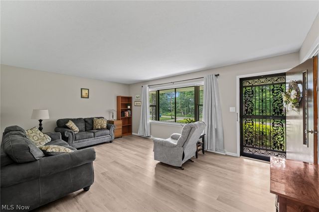 2591 Woodview Road, Uniontown, OH 44685