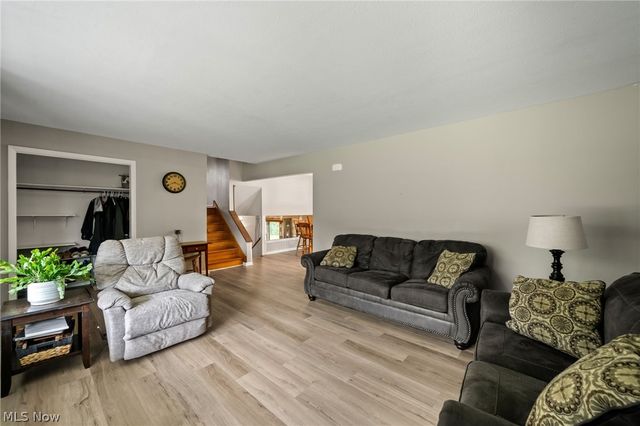 2591 Woodview Road, Uniontown, OH 44685
