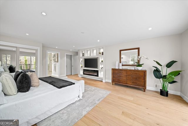 250 Bruton Way, Sandy Springs, GA 30342