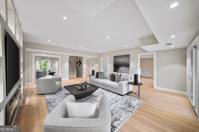 250 Bruton Way, Sandy Springs, GA 30342