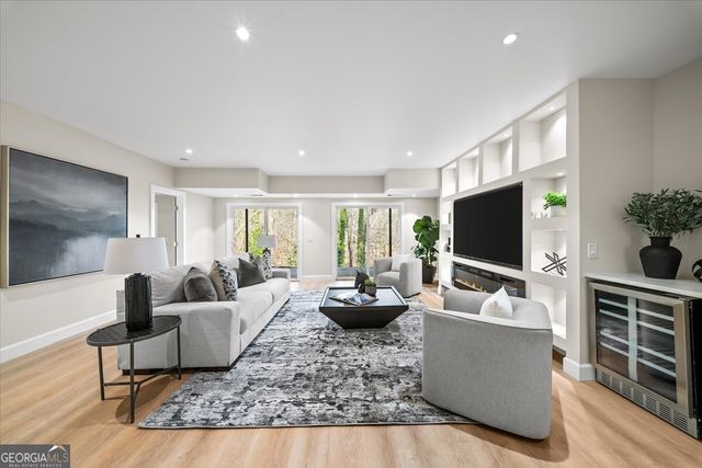 250 Bruton Way, Sandy Springs, GA 30342