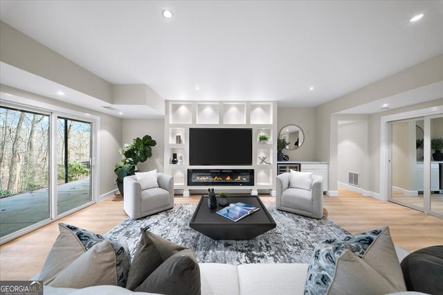 250 Bruton Way, Sandy Springs, GA 30342