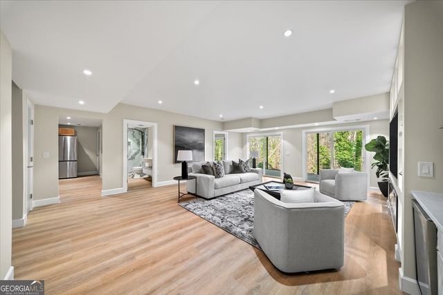 250 Bruton Way, Sandy Springs, GA 30342