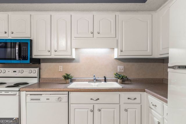 662 Serramonte Drive, Marietta, GA 30068