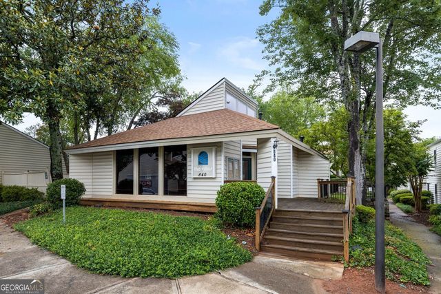662 Serramonte Drive, Marietta, GA 30068