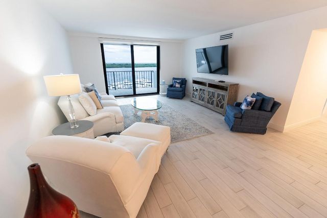 1208 Marine Way 803, North Palm Beach, FL 33408