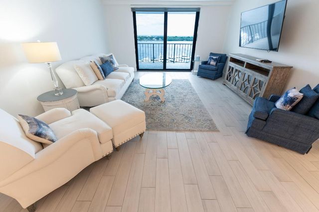 1208 Marine Way 803, North Palm Beach, FL 33408