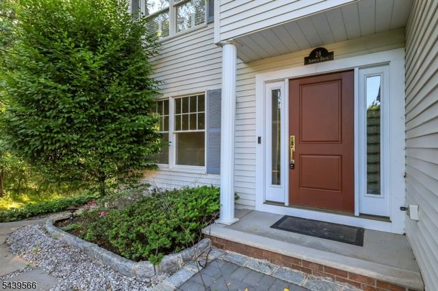 28 Serrell Dr, Montvale Boro, NJ 07645