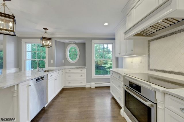 28 Serrell Dr, Montvale Boro, NJ 07645