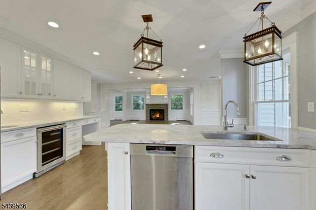 28 Serrell Dr, Montvale Boro, NJ 07645
