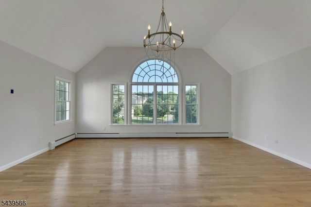28 Serrell Dr, Montvale Boro, NJ 07645
