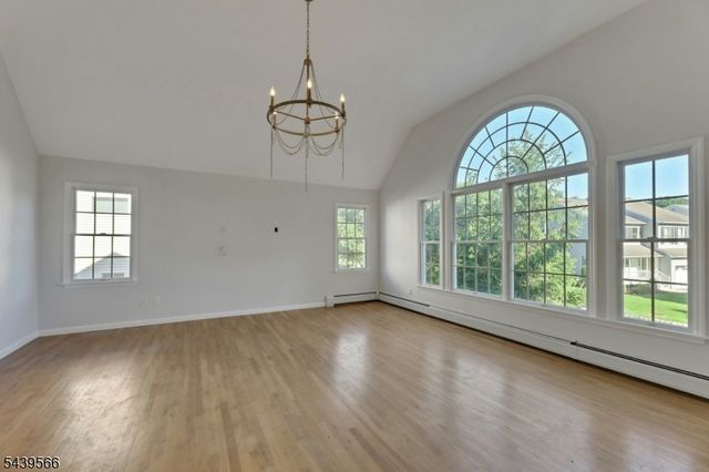 28 Serrell Dr, Montvale Boro, NJ 07645