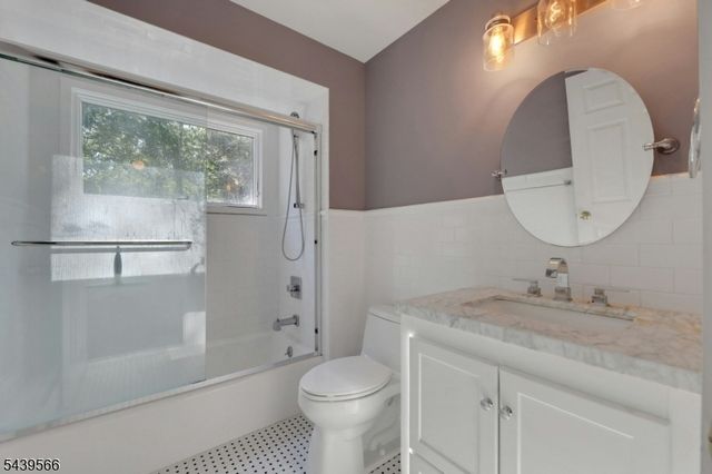 28 Serrell Dr, Montvale Boro, NJ 07645