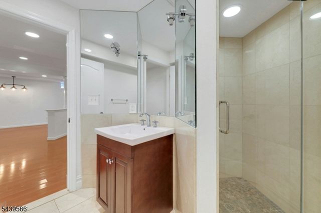 28 Serrell Dr, Montvale Boro, NJ 07645