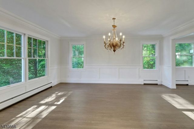 28 Serrell Dr, Montvale Boro, NJ 07645