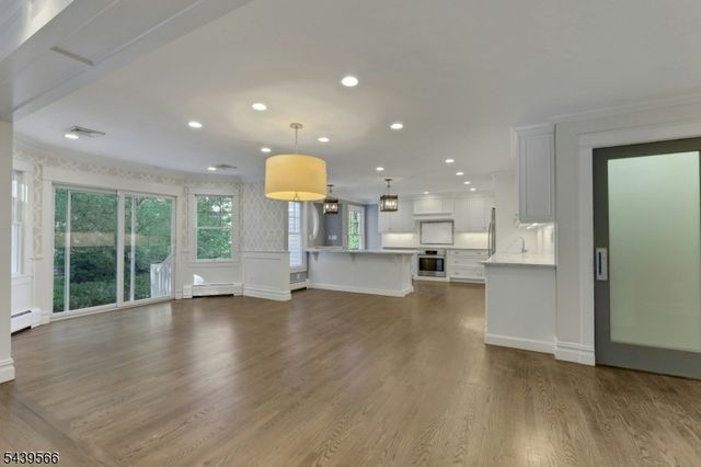 28 Serrell Dr, Montvale Boro, NJ 07645