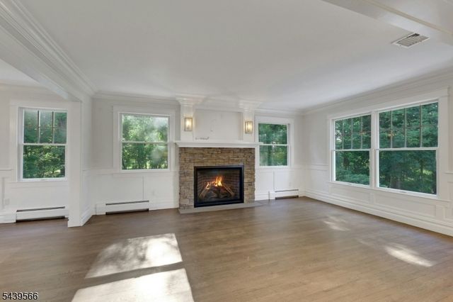 28 Serrell Dr, Montvale Boro, NJ 07645
