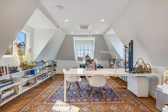 7135 Olivetas Avenue, La Jolla, CA 92037