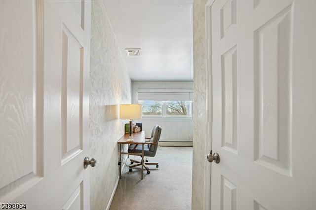 14 Crescent Dr, Parsippany-troy Hills Twp., NJ 07054