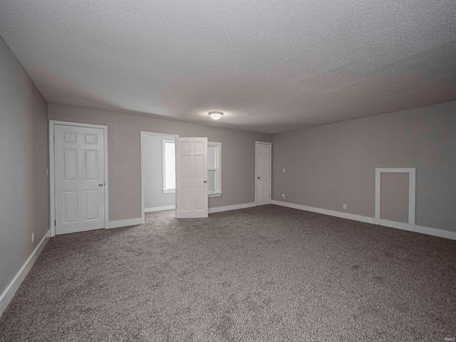 8627 New Harmony Road, Evansville, IN 47720