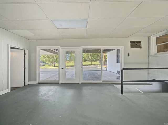 8627 New Harmony Road, Evansville, IN 47720