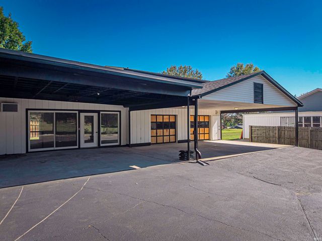 8627 New Harmony Road, Evansville, IN 47720