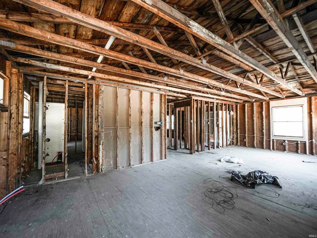 8627 New Harmony Road, Evansville, IN 47720