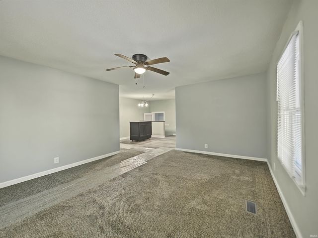 8627 New Harmony Road, Evansville, IN 47720