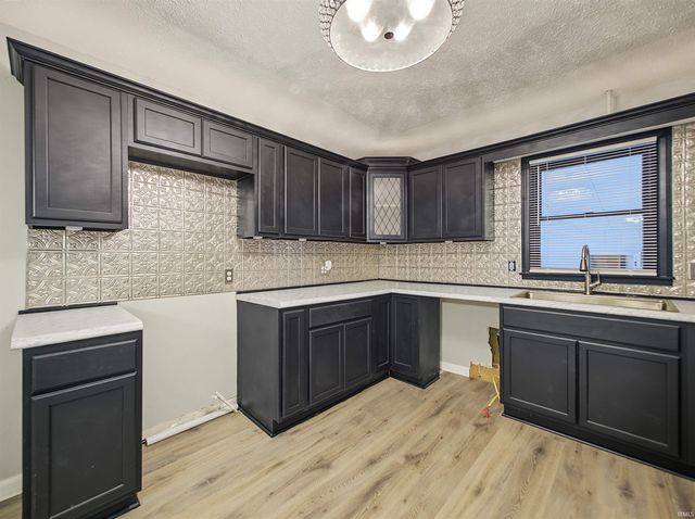 8627 New Harmony Road, Evansville, IN 47720