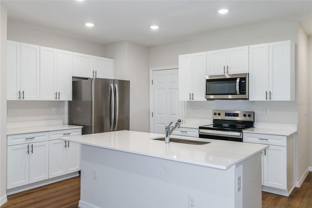 9872 PELICAN COAST DRIVE, Dade City, FL 33525