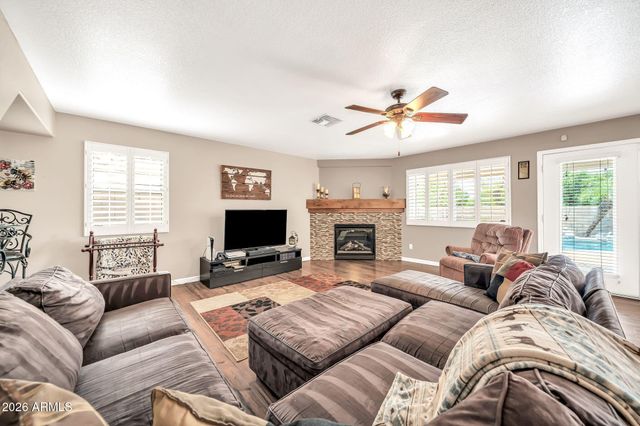 12816 N 57TH Avenue, Glendale, AZ 85304