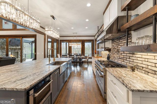 101 Bennett Springs Court, Mineral Bluff, GA 30559