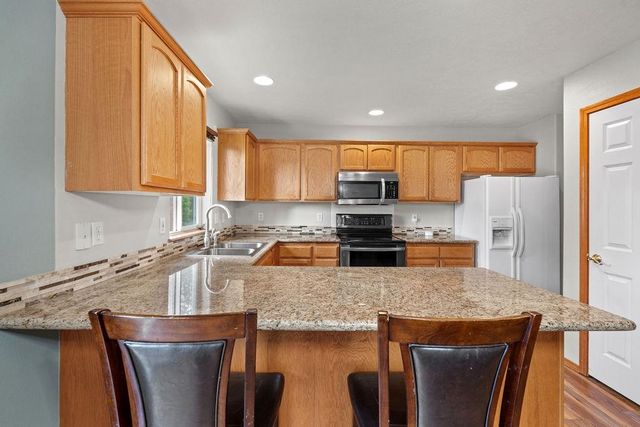 6831 N Cambridge Ln, Spokane, WA 99208