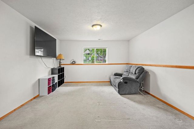 6831 N Cambridge Ln, Spokane, WA 99208