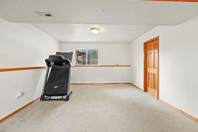 6831 N Cambridge Ln, Spokane, WA 99208