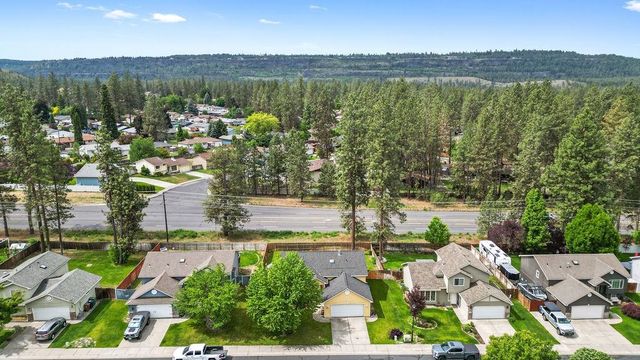 6831 N Cambridge Ln, Spokane, WA 99208